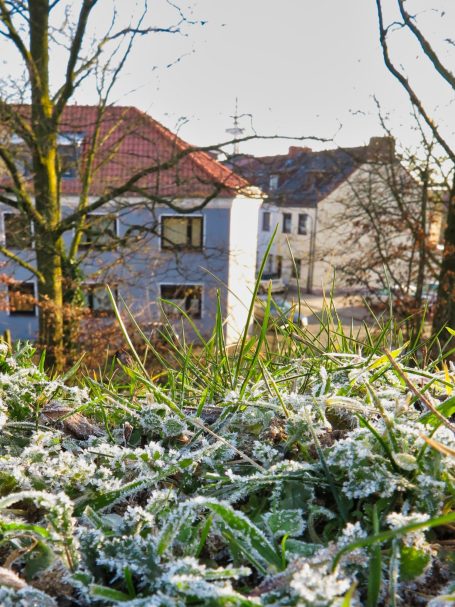 Winterblick in die Heimatstraße